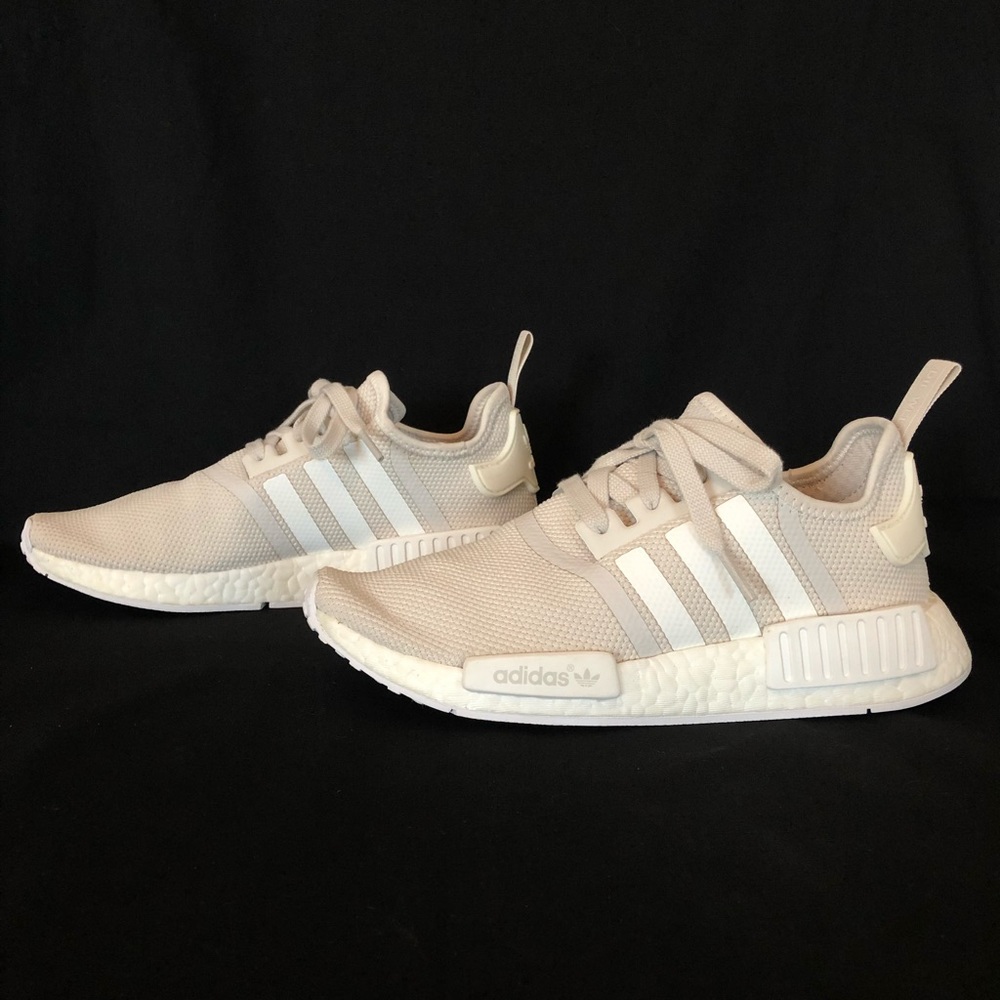!!SOLD!! Women’s NMD R1